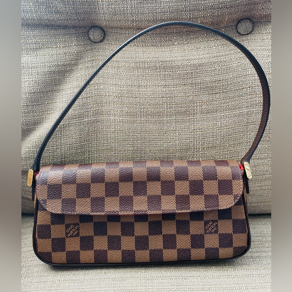 ❌Sold❌ Authentic Louis Vuitton Recoleta DE